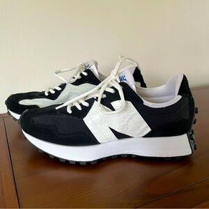 New Balance 327 Sneakers